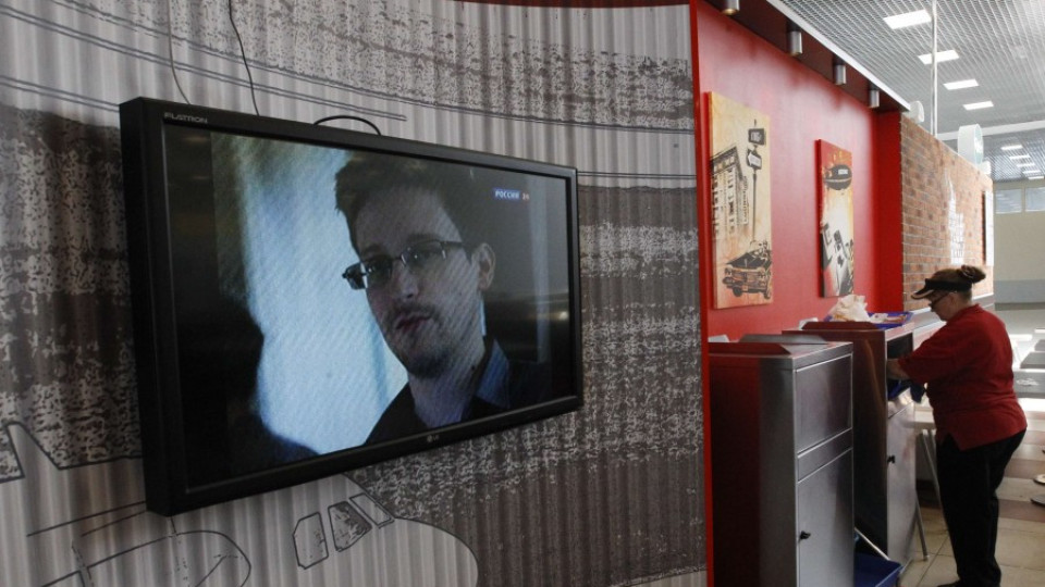 Русия иска Сноудън да защитава личните им данни | StandartNews.com