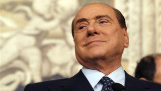 Сенатът на Италия остави Берлускони като депутат