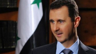 Стрелят по Асад, той се появи в джамия