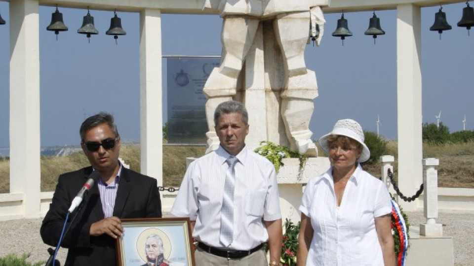 Положиха венци на паметника на адмирал Ушаков | StandartNews.com