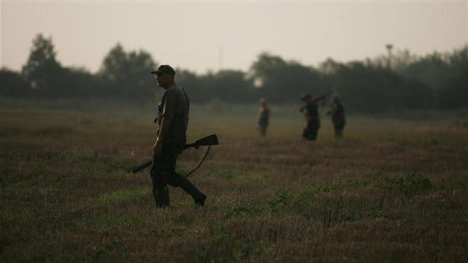 Авджии гърмяха край язовир за старта на лова | StandartNews.com