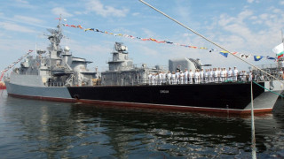 Хиляди разгледаха 3 бойни кораба за празника на ВМС