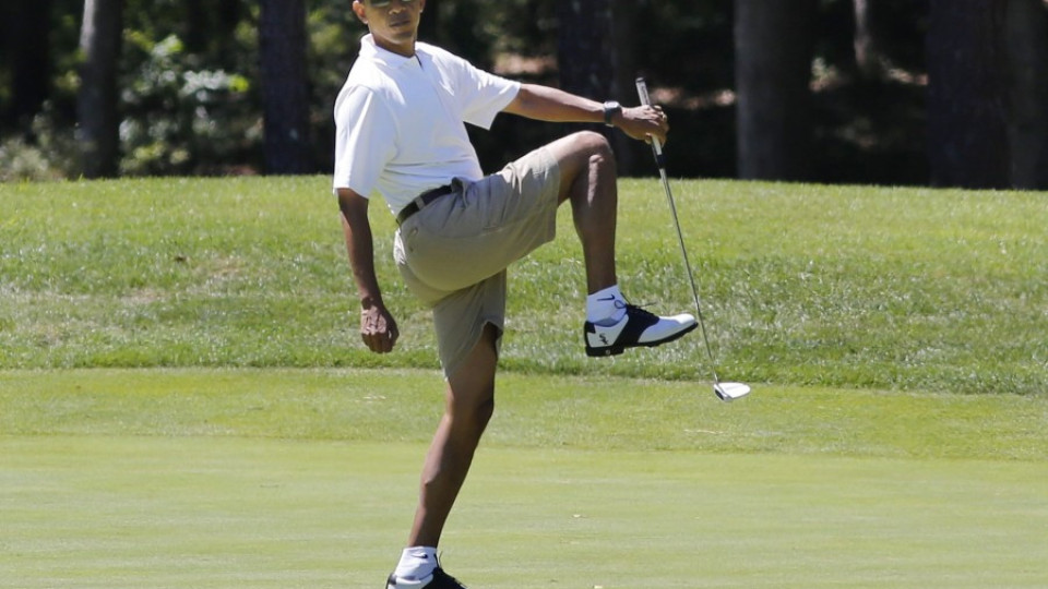 Обама пада на голф | StandartNews.com