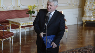 Чешкият президент прие оставката на правителството
