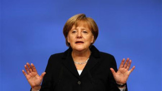 Меркел подкрепи реформите в Гърция