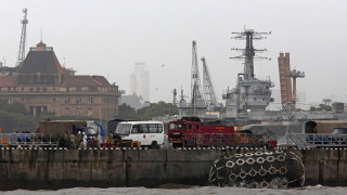 Няма признаци за оцелели в потъналата индийска подводница