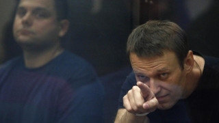 Арест за хора на Навални
