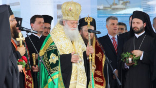 Орешарски ще се срещне с патриарх Неофит в Троян
