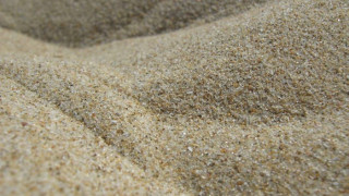 Русначе с опасност за живота след затрупване с пясък
