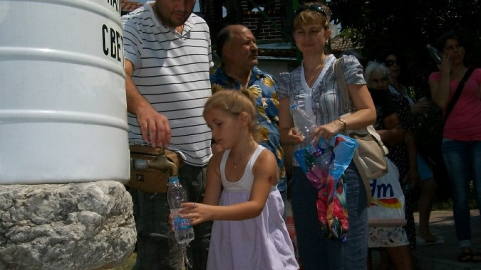 Опашка за Светена вода от Арбанаси | StandartNews.com