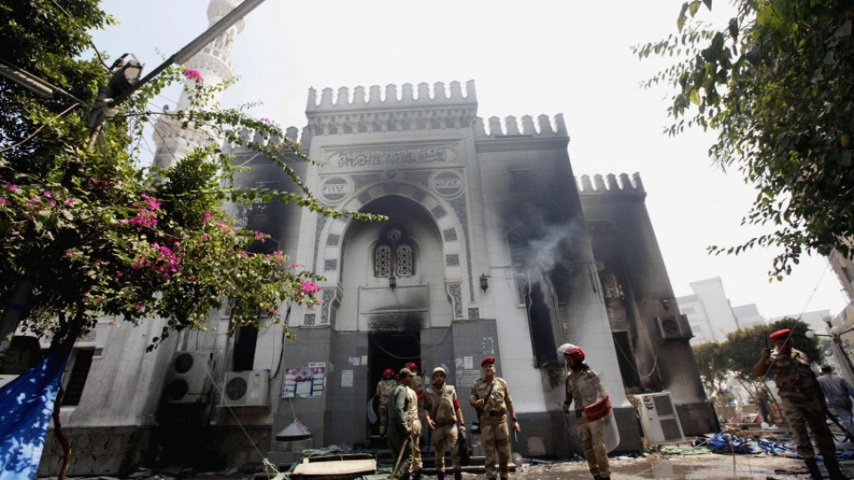 "Мюсюлманско Братство" призова за нови протести в Кайро | StandartNews.com