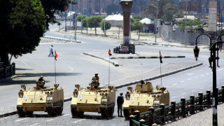 Египетската полиция в сблъсък с поддръжници на Мурси