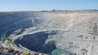 Казахстан увеличава добива на уранова руда 