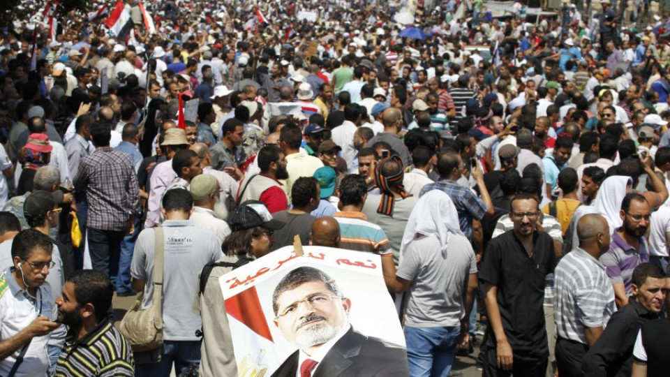 Египетските сили за сигурност преговарят с протестиращите | StandartNews.com
