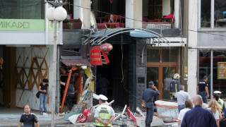 Оглеждат сградата след взрива в столичен ресторант