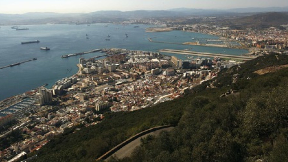Испания иска да махнат бетонния риф на Гибралтар | StandartNews.com