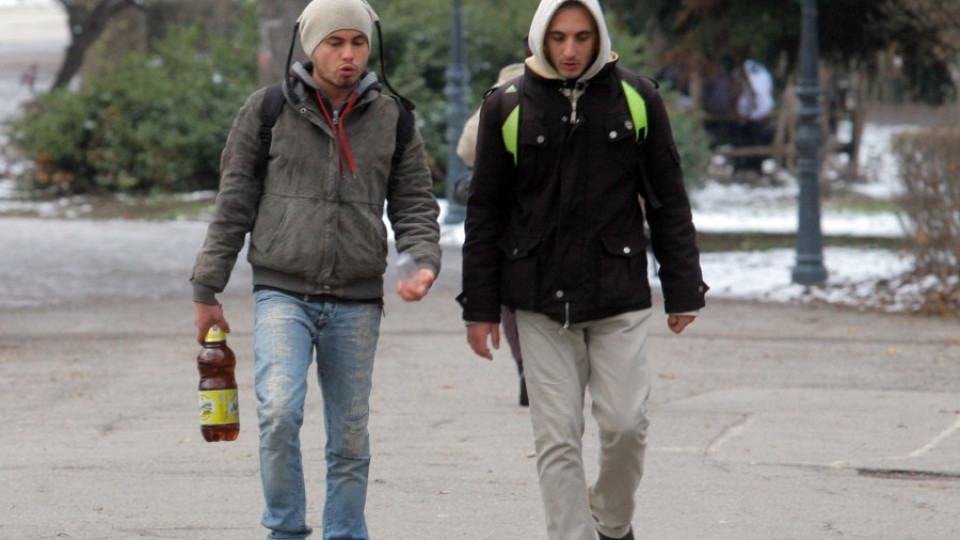 45% от младите не биха напуснали България никога | StandartNews.com