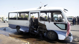 Бомба взриви автобус в Йемен, загинаха  военни