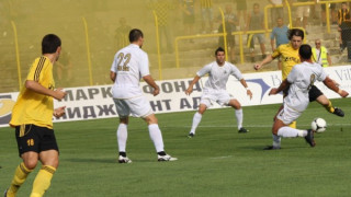 "Канарите" обърнаха "Славия"
