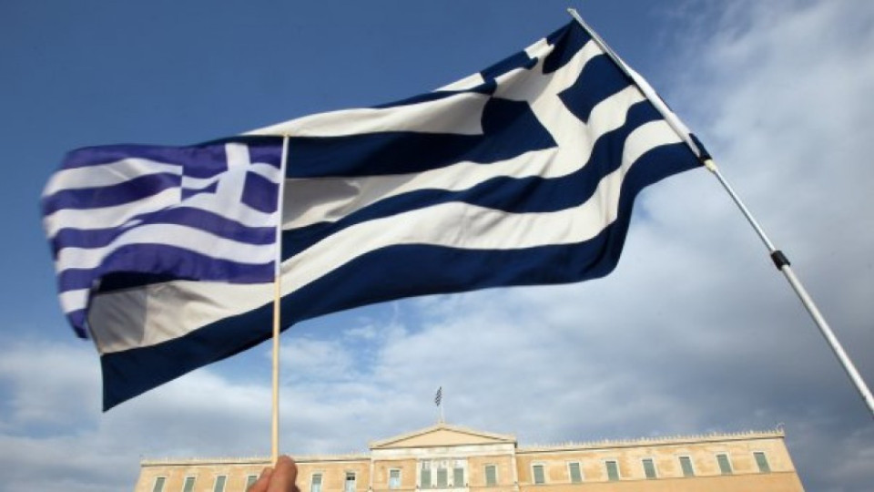 Самолети карали пари на Гърция | StandartNews.com