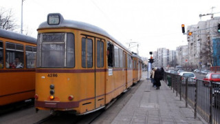Трамвай блъсна пешеходка в столицата