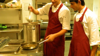 Сирак стана готвач в „Кемпински Хотел Гранд Арена Банско” 