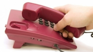 МВнР въвежда открита телефонна линия за българите в чужбина
