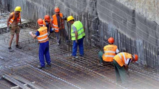 Кризата заличи 9000 фирми в строителството и търговията