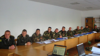 Косовски защитници се учат в България