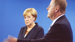Равен мач между Меркел и Щайнбрюк 