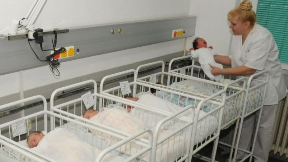 Бебе с тегло 5.250 кг., е сред рекордите на Първа АГ болница | StandartNews.com