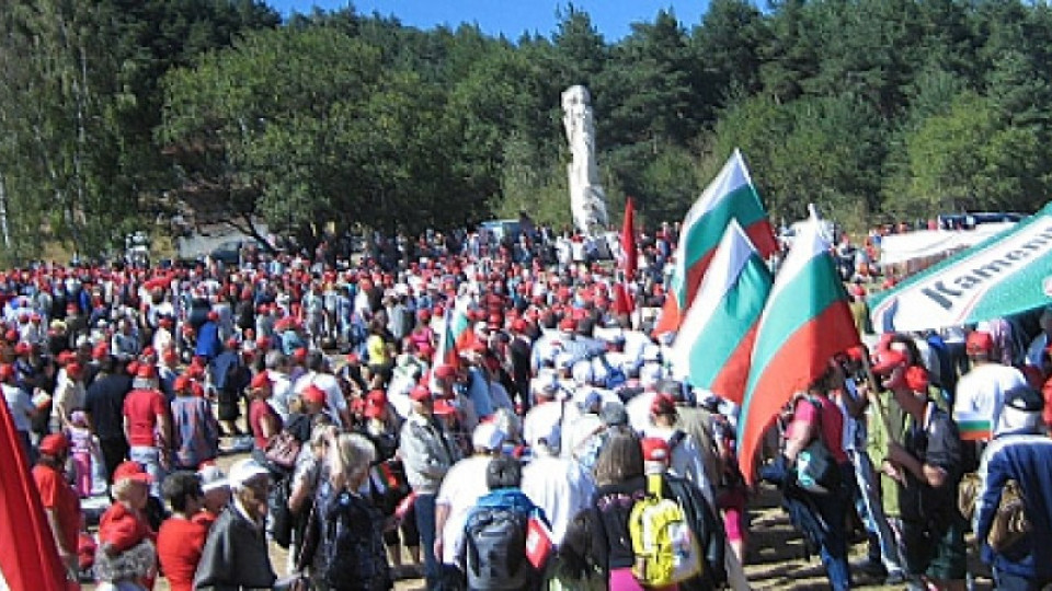5000 социалисти празнуваха 9.IX на Копривките | StandartNews.com