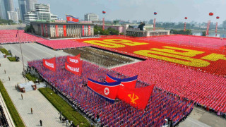 Северна Корея отбеляза с парад основаването си