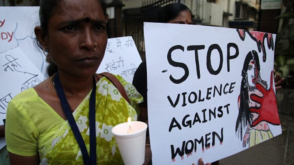Осъдиха 4-мата изнасилвачи-убийци на студентка в Индия | StandartNews.com