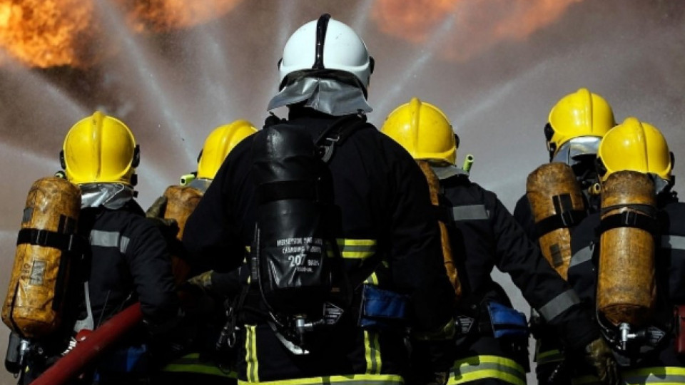 Наплив за пожарникари в Кърджали | StandartNews.com