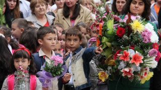 Возят безплатно учениците в първия учебен ден