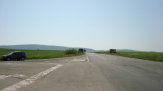 Село блокира пътя София-Бургас