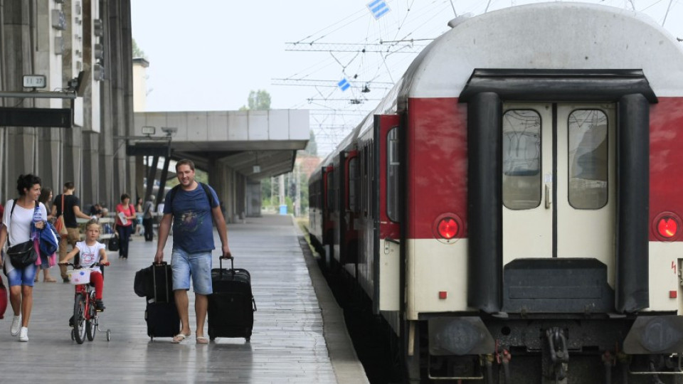 Два влака не тръгнаха заради липса на локомотиви | StandartNews.com