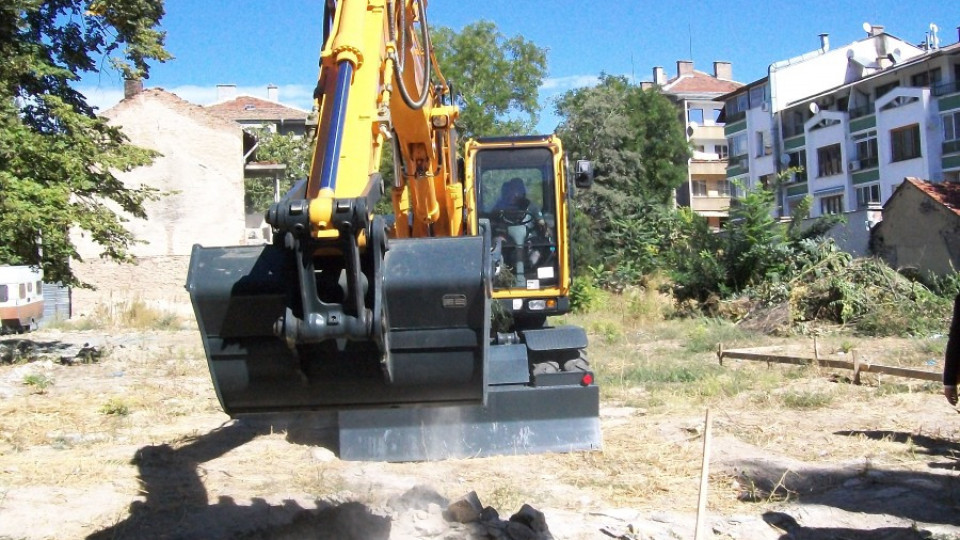 Нова забавачка вдигат в Града на липите | StandartNews.com
