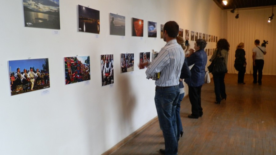 Фотографи от Кърджали и Комотини представят обща изложба | StandartNews.com