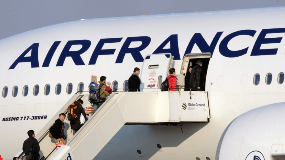 Откриха 1,3 тона чист кокаин в самолет на "Ер Франс" | StandartNews.com