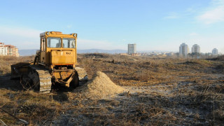 Инцидент с трактор остави без ток село в Добричко