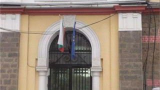 Невроложка правела от здрави затворници болни