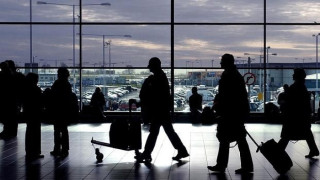 Съмнителен пакет затвори летището в Дюселдорф