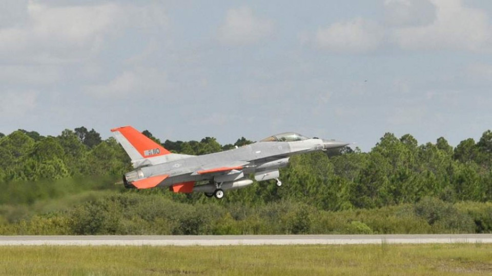 Boeing тества безпилотен F-16 | StandartNews.com