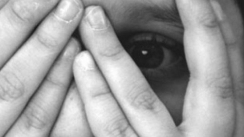 Възпитатели жестоко пребиват деца в интернат в Стралджа | StandartNews.com