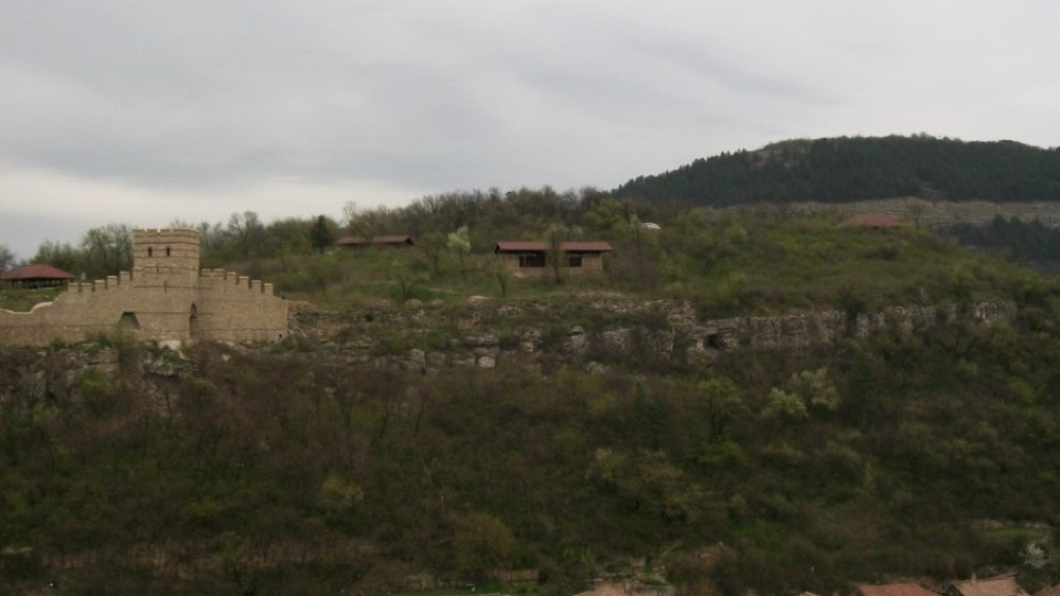 Разкриха болярска резиденция на Трапезица | StandartNews.com