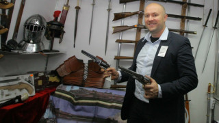 Револвери от Дивия запад хит на наше изложение