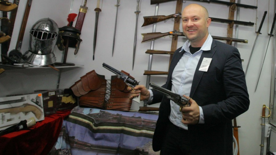 Револвери от Дивия запад хит на наше изложение | StandartNews.com