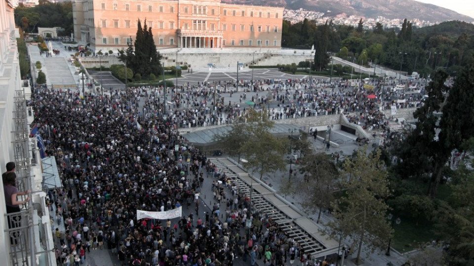 Десницата в Гърция заплаши с изтегляне на депутатите си | StandartNews.com